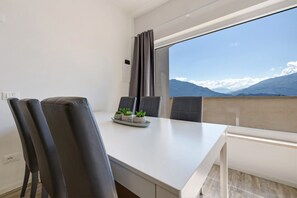 Dining - Villa 'Renè' with Private Terrace, Wi-Fi and Air Conditioning (Tenno)