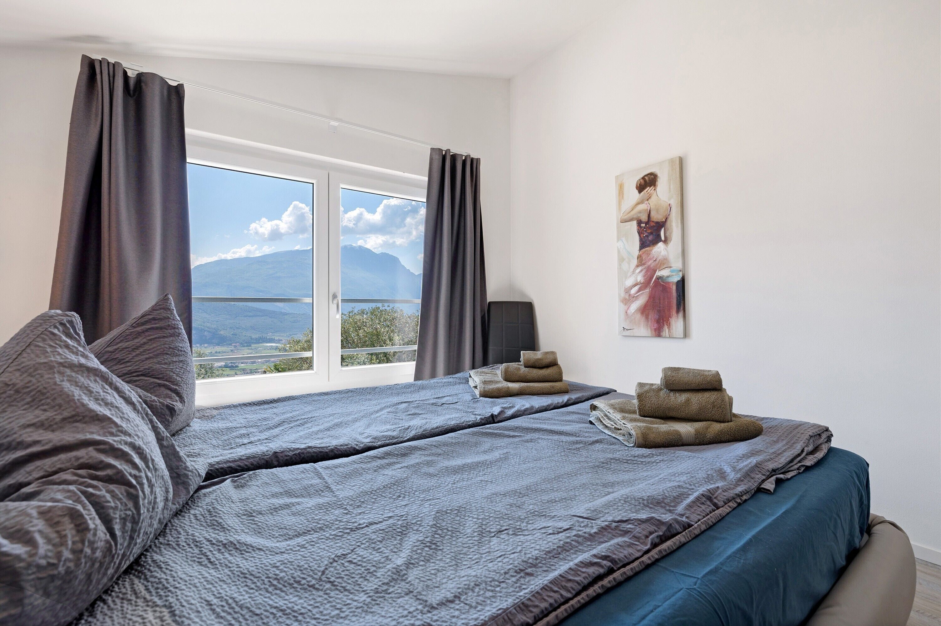 2 bedrooms, iron/ironing board, WiFi (free), bed sheets