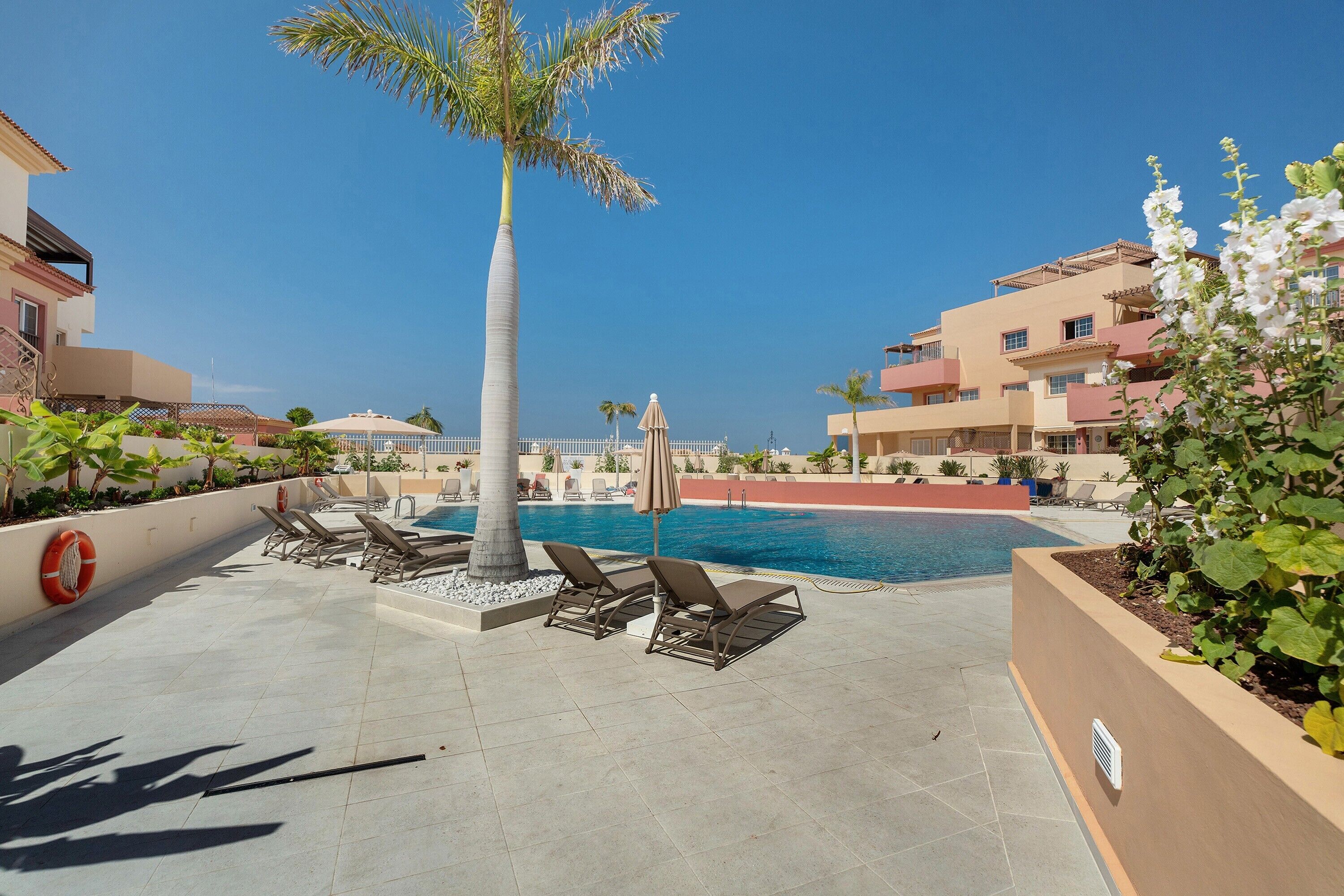 Een verwarmd zwembad