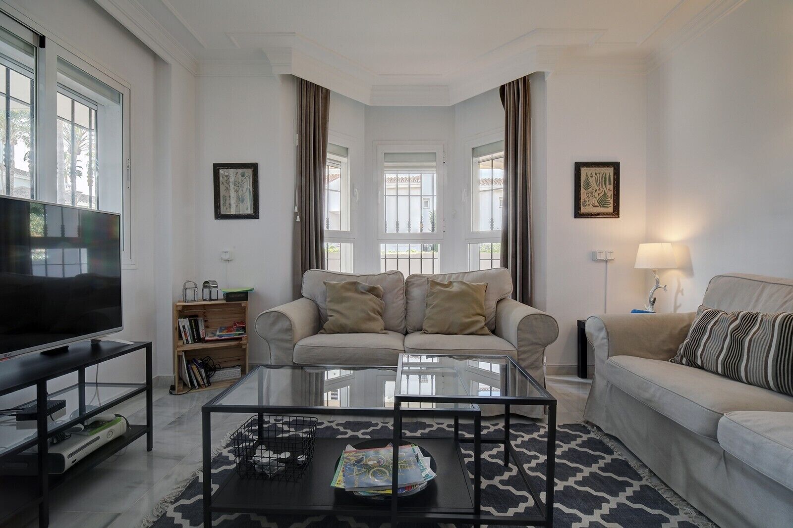 Televisión, chimenea y videojuegos 