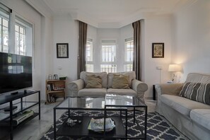 Téléviseur, foyer, jeux vidéo