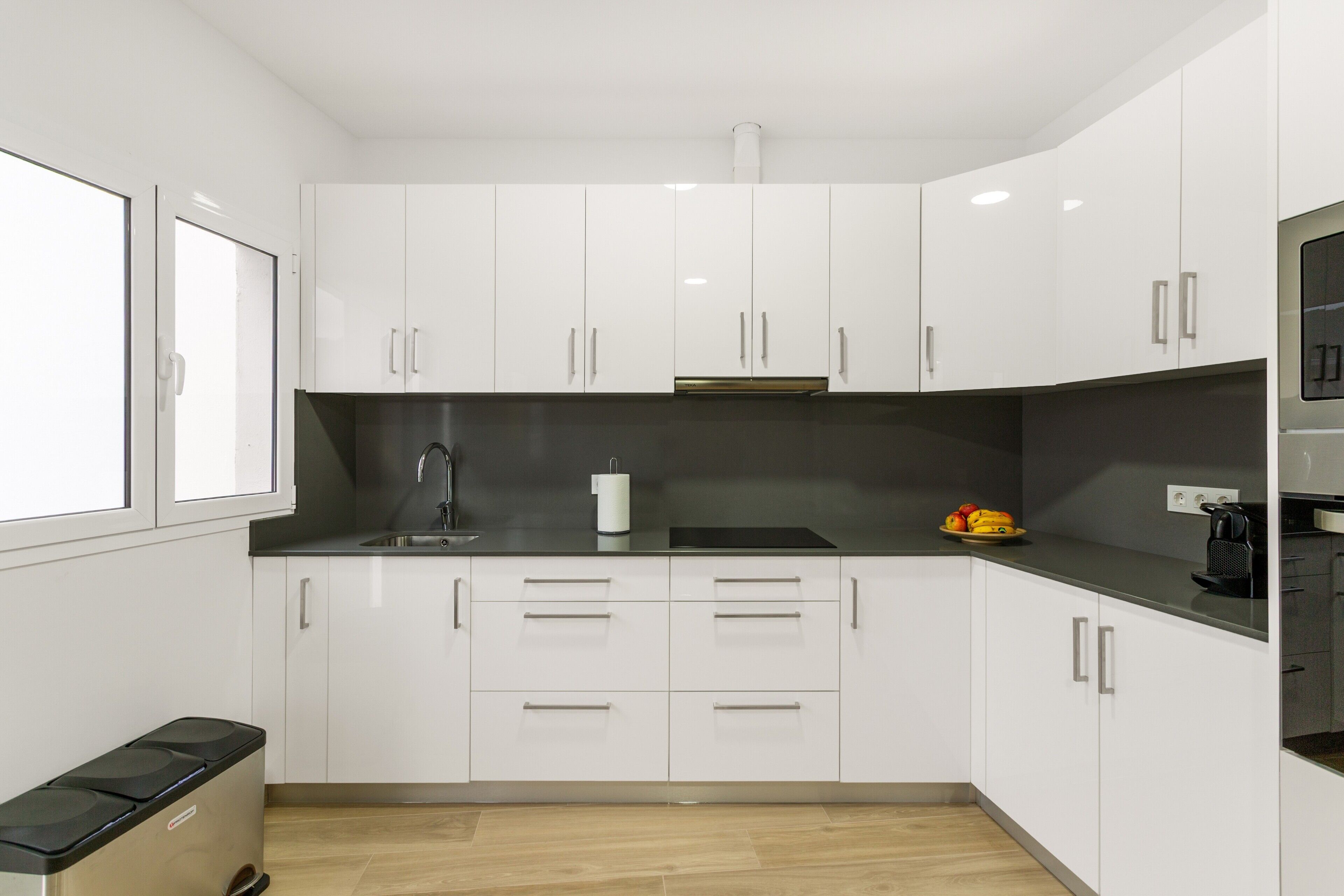 Refrigerador, microondas, horno, placa de cocina