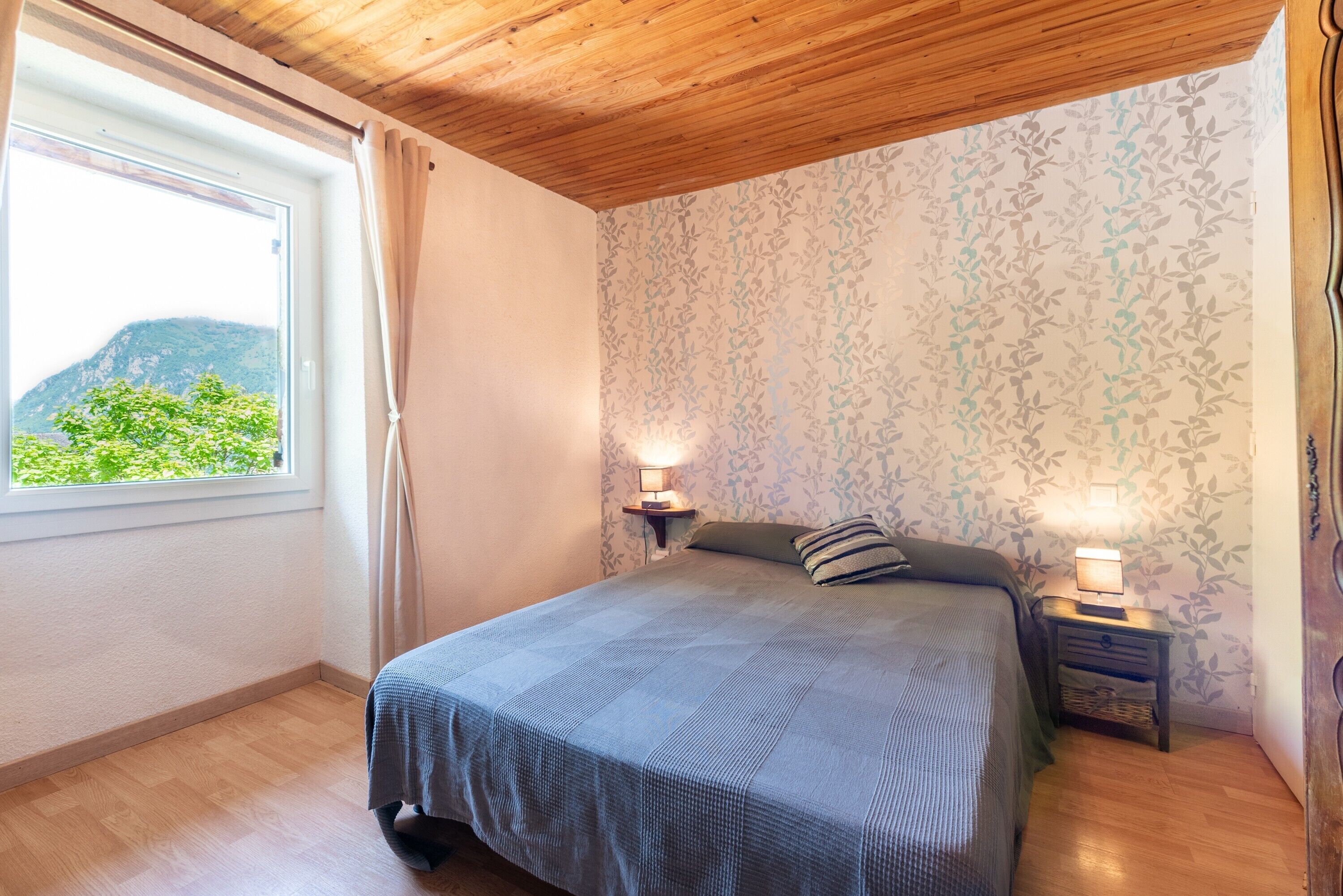 5 chambres, fer et planche à repasser, Wi-Fi gratuit