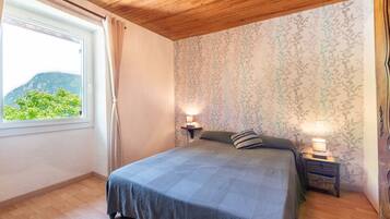 5 chambres, fer et planche à repasser, Wi-Fi gratuit