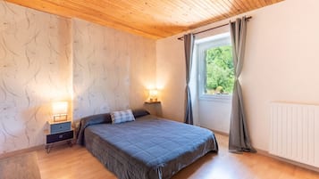 5 chambres, fer et planche à repasser, Wi-Fi gratuit