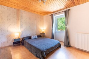 5 makuuhuonetta, silitysrauta/-lauta, ilmainen Wi-Fi