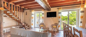 Mountain Lodge 'Au Milan D'Oré' – Stunning Views, Private Terrace, and Wi-Fi in the Pyrenees