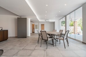 Dining - Holiday Home 'Milano' with Mountain View, Wi-Fi and Air Conditioning (Las Lagunas de Mijas)