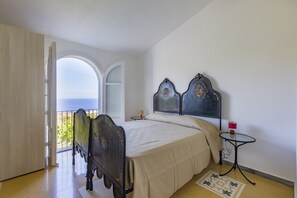 6 chambres, fer et planche à repasser, Wi-Fi gratuit, draps fournis