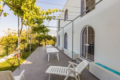 Villa 'Tina' with Wi-Fi and Air Conditioning