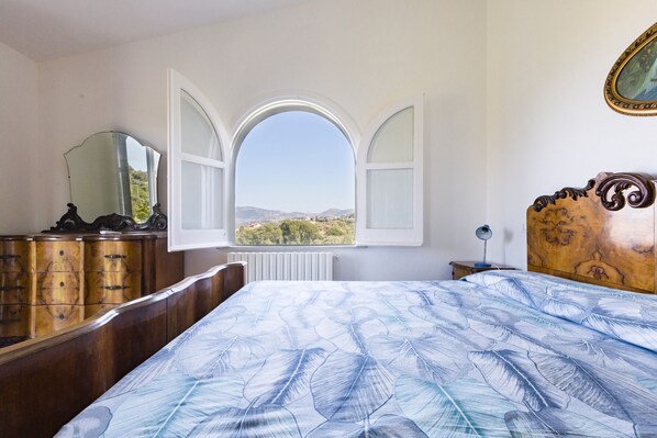 6 chambres, fer et planche à repasser, Wi-Fi gratuit, draps fournis