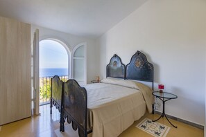 6 habitaciones, tabla de planchar con plancha y wifi gratis 