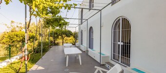 Villa 'Tina' with Wi-Fi and Air Conditioning