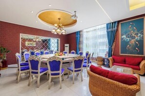 Restaurant - Rujia Aifeel Hotel (Baotou Saihan Tala Urban Grassland Normal College Branch) (Baotou)