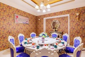 Restaurant - Rujia Aifeel Hotel (Baotou Saihan Tala Urban Grassland Normal College Branch) (Baotou)