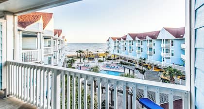 Charming Oceanview 1-bedroom apartment in Galveston with Private Beach Access