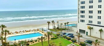 NEW Gorgeous Ocean View Studio in Daytona Beach!