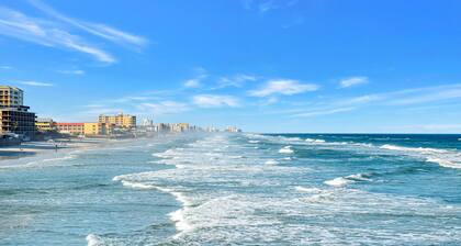 Family-Friendly Oceanwalk! 3BR Condo w/ Pond Views