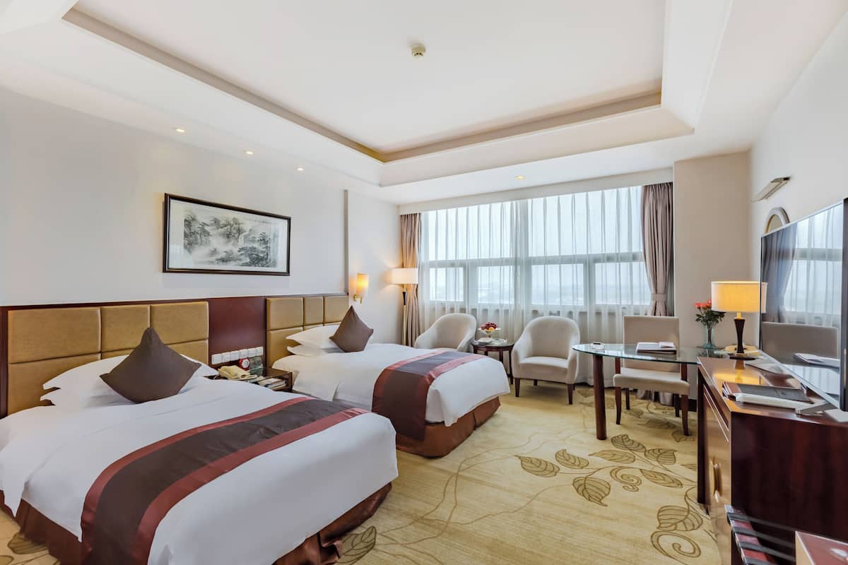 Chambre Confort Double ou avec lits jumeaux, vue ville