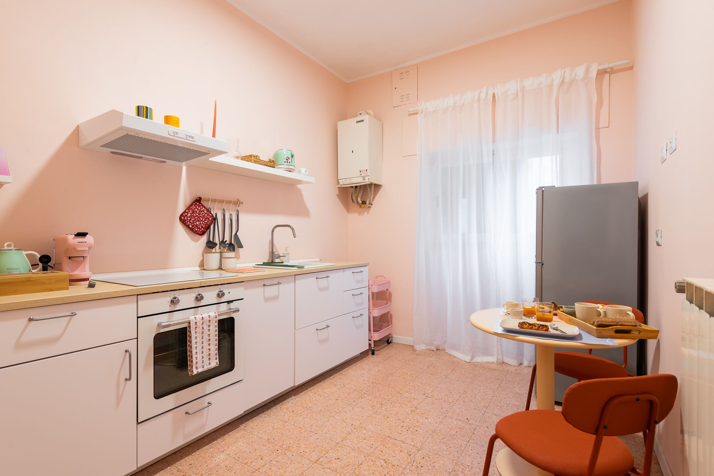 Refrigerador, microondas, horno y lavavajillas 