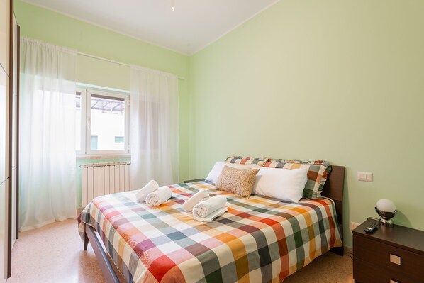 2 chambres, fer et planche à repasser, Wi-Fi gratuit, draps fournis