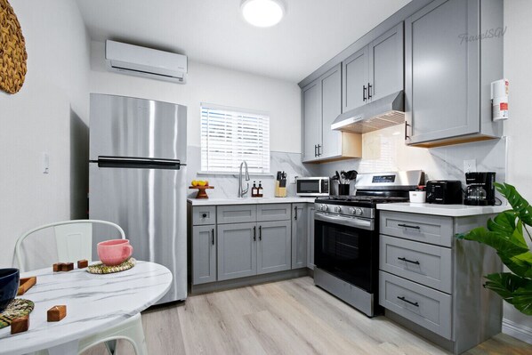 Fridge, microwave, oven, stovetop