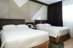 Quarto casal ou duplo luxo, vista para a cidade | 1 quarto, roupas de cama premium, frigobar, cofres nos quartos