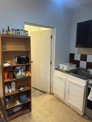 Private kitchen - Cozy full house, 3 bedrooms, excellent location at downtown, shared with 2 cats (Cancún)