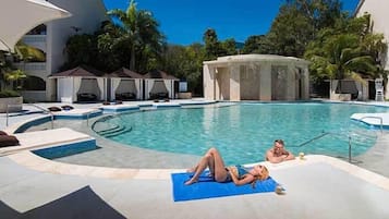 12 outdoor pools