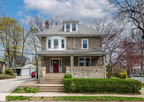 Exterior - Charming 1-bedroom apartment in Drexel Hill, Upper Darby, All newly renovated (Drexel Hill)
