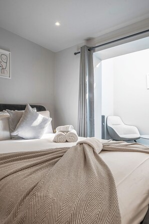 4 habitaciones, escritorio y wifi 