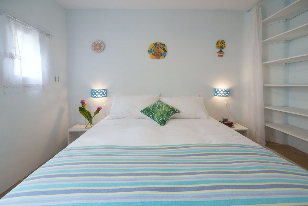 3 slaapkamers, een strijkplank/strijkijzer, reisbedje, gratis wifi