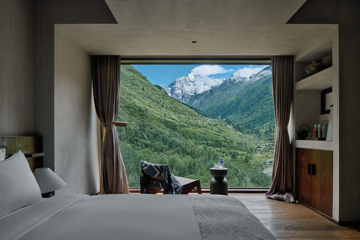 Comfort Double Room, Mountain View | Premium bedding, down comforters, individually decorated