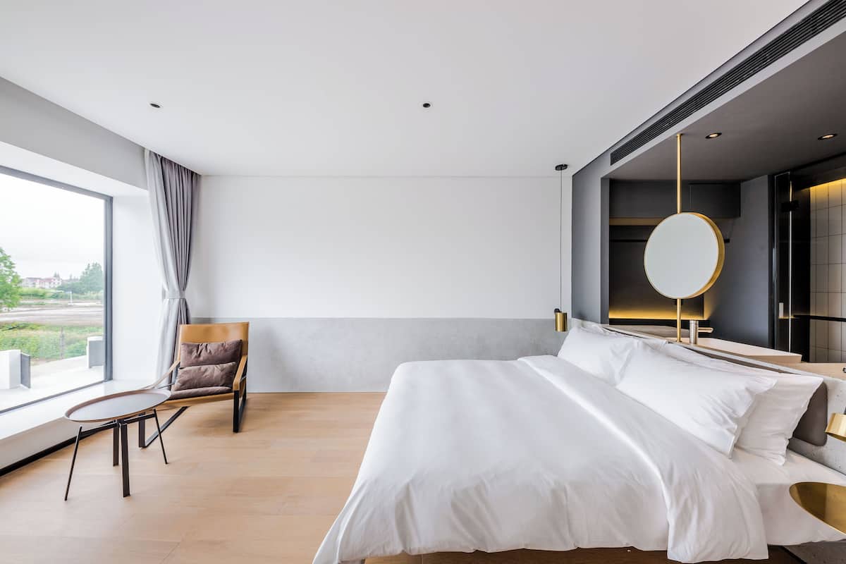 Luxury Double Room | 1 bilik tidur, meja, ruang kerja komputer riba, Wi-fi percuma