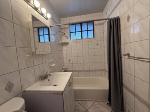 Handtücher, Seife, Toilettenpapier