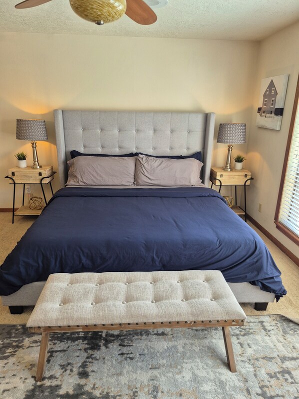 4 bedrooms, iron/ironing board, WiFi, bed sheets