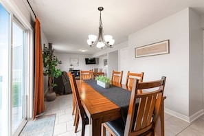 Dining - Huntertown 4 Bed! Pets LOVE Fenced Yard & Garage (Fort Wayne)