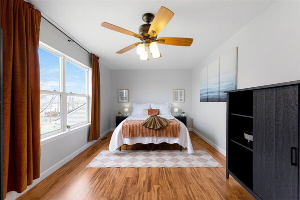 4 bedrooms, travel crib, free WiFi