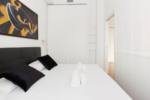 1 bedroom, desk, iron/ironing board, WiFi