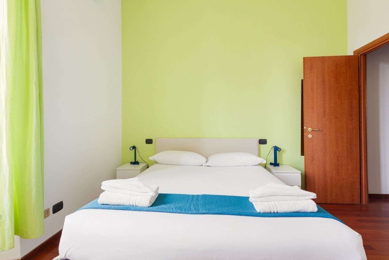 1 bedroom, desk, iron/ironing board, WiFi