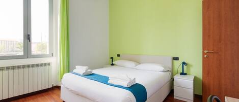1 bedroom, desk, iron/ironing board, WiFi