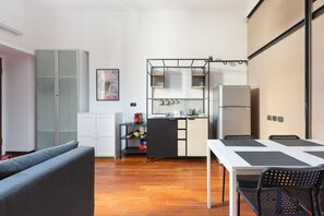 Dining - GuestHost - MM3 Lodi Bright Apartment (Milan)