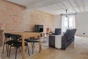 Televisión y estéreo 