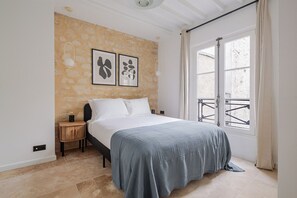 2 chambres, fer et planche à repasser, Wi-Fi, draps fournis