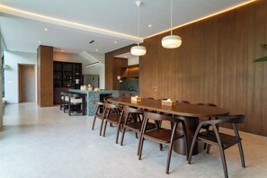 Villa Familiale, vue vallée | Salle à manger