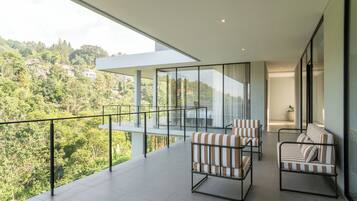 Family Villa, Valley View | Living area | Flat-screen TV