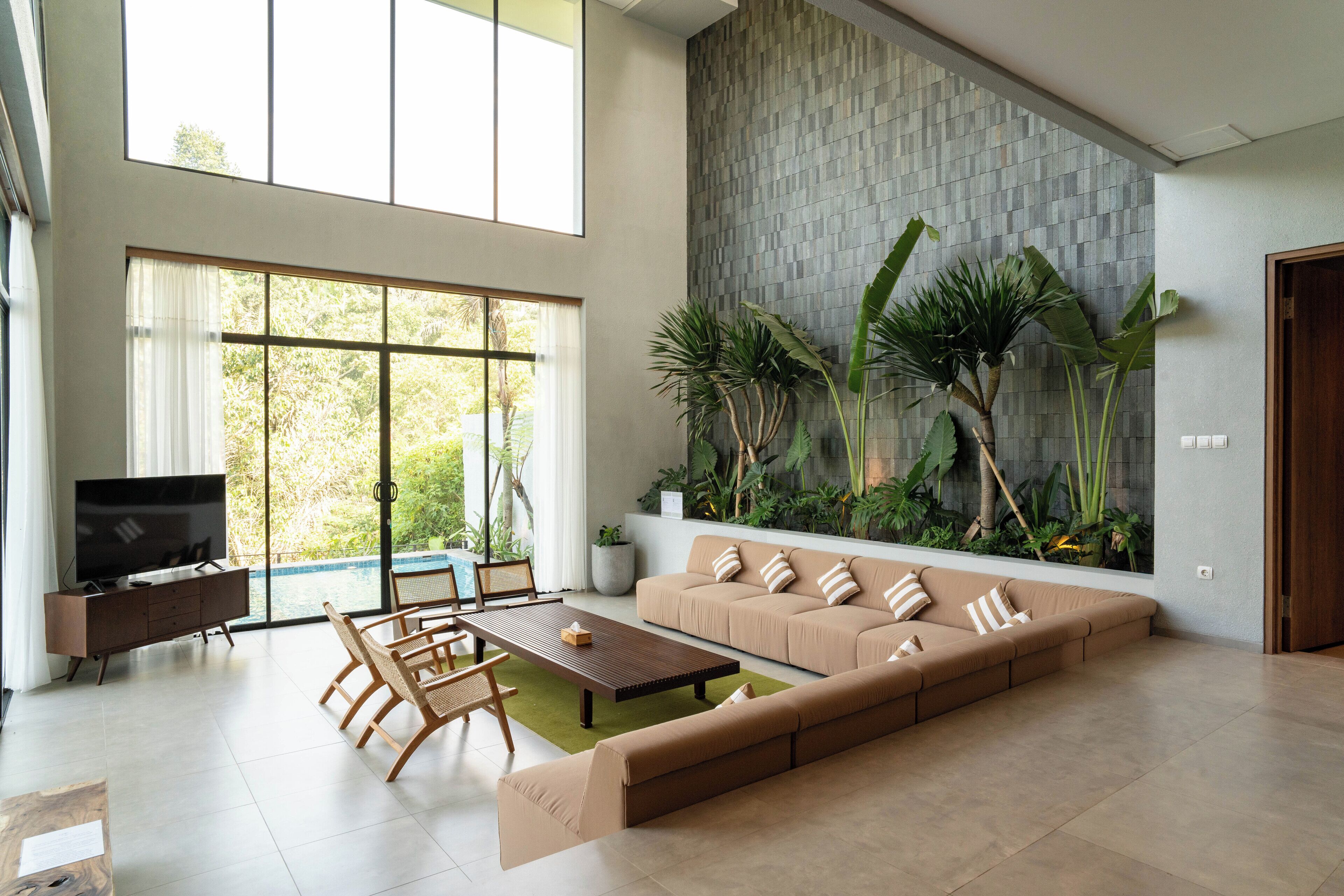 Familievilla, dalutsikt | Oppholdsområde | Flatskjerm-TV