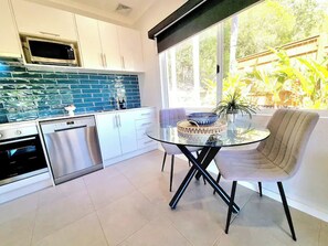 Fridge, microwave, oven, stovetop - Port Douglas~Hidden Gem~Trezise Cottage in Mowbray (Mowbray)