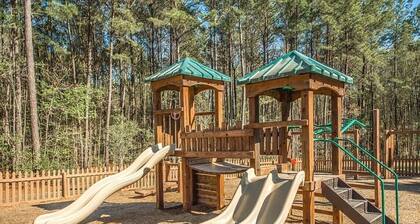 Serene Getaway in Pooler - 3-bedroom home with AC, WiFi. Enjoy your stay!