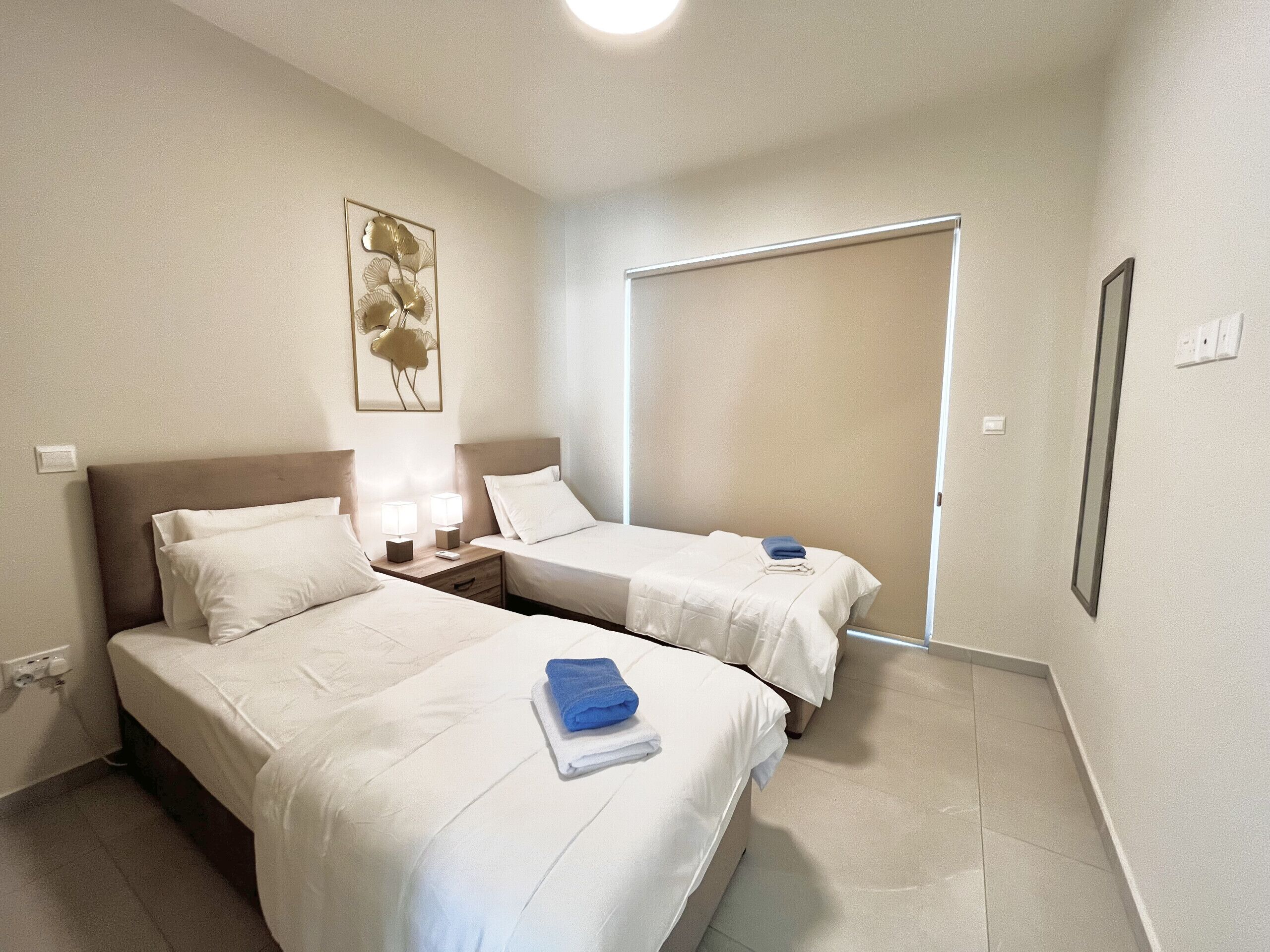 2 Schlafzimmer, schallisolierte Zimmer, Bügeleisen/Bügelbrett